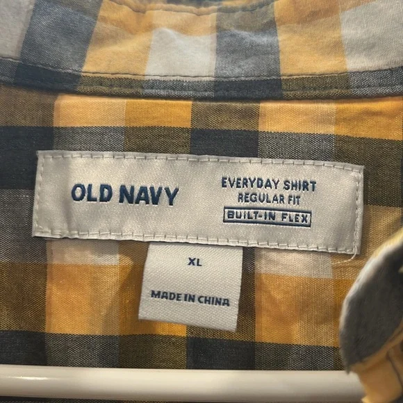 🌸3/$15🌸 Men’s Old Navy Button Down—Size XL - Picture 3 of 4